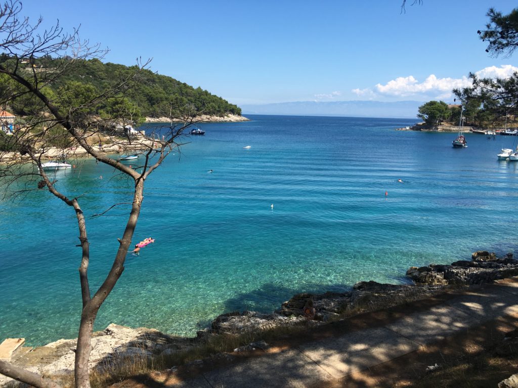 Vista sul mare cristallno del Golfo del Quarnaro