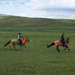 Mongolia, nomadi a cavallo