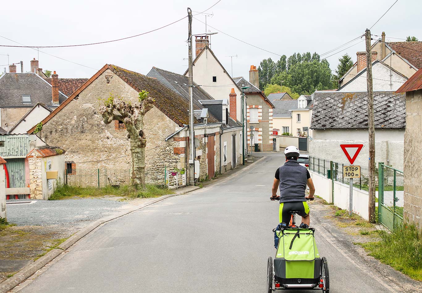 Castles of the Loire bike and family